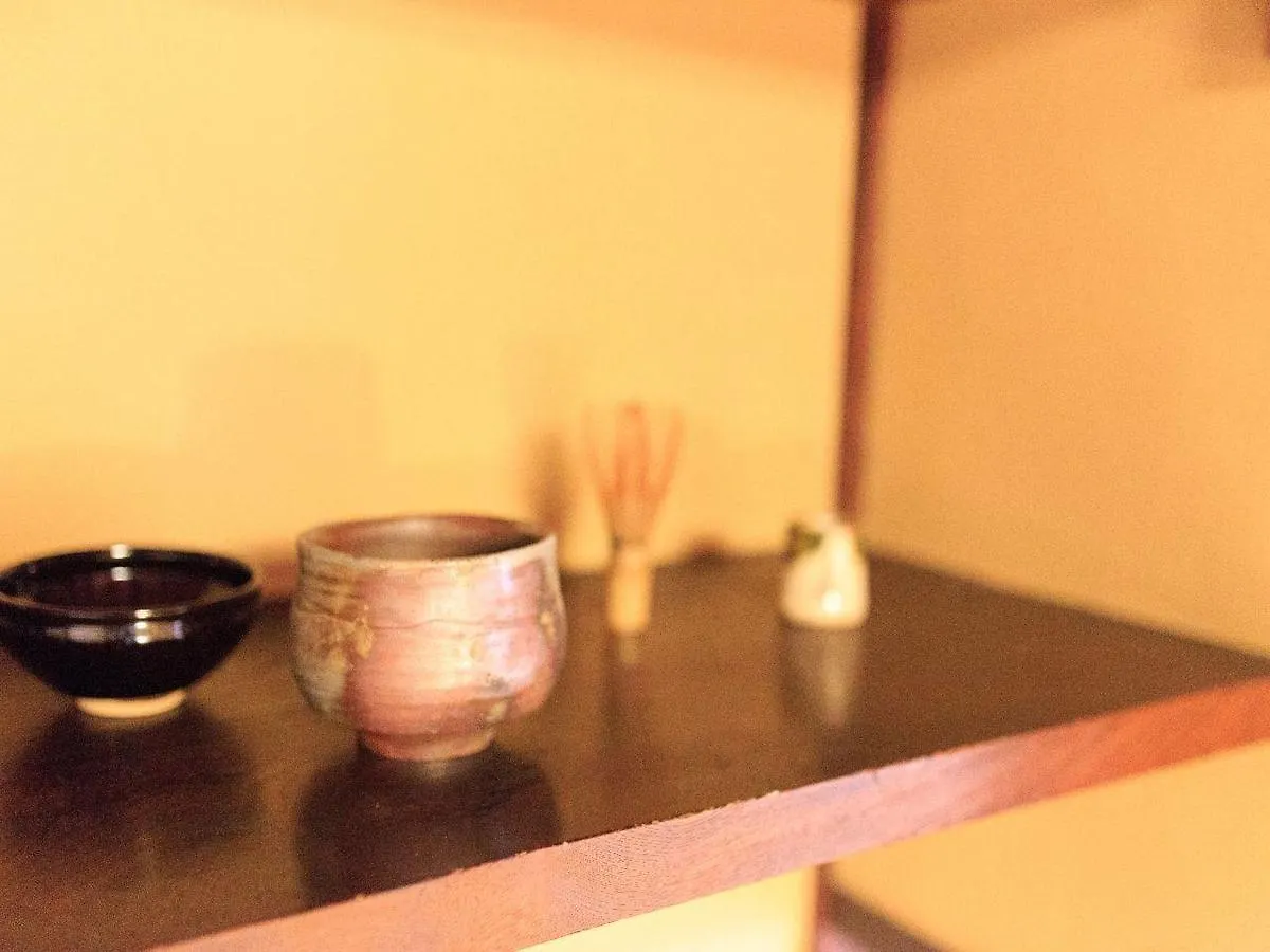 ヴィラ 京都二条城近く京町屋120年の歴史に泊まる 日本