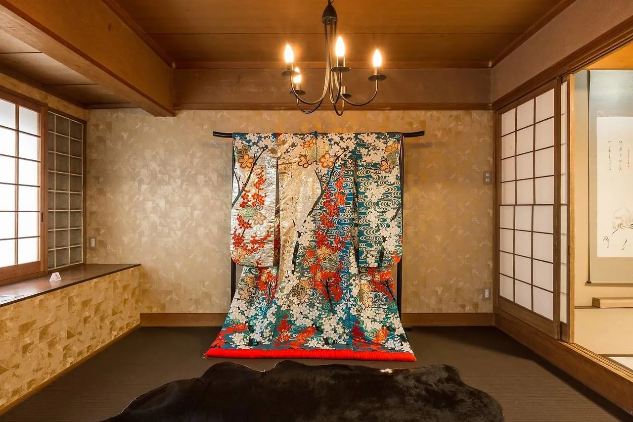 京都二条城近く京町屋120年の歴史に泊まる 京都市