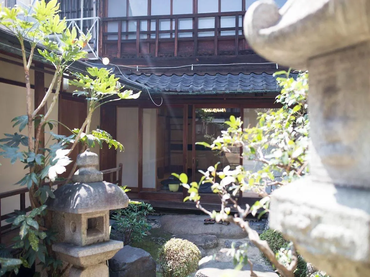 京都二条城近く京町屋120年の歴史に泊まる 日本