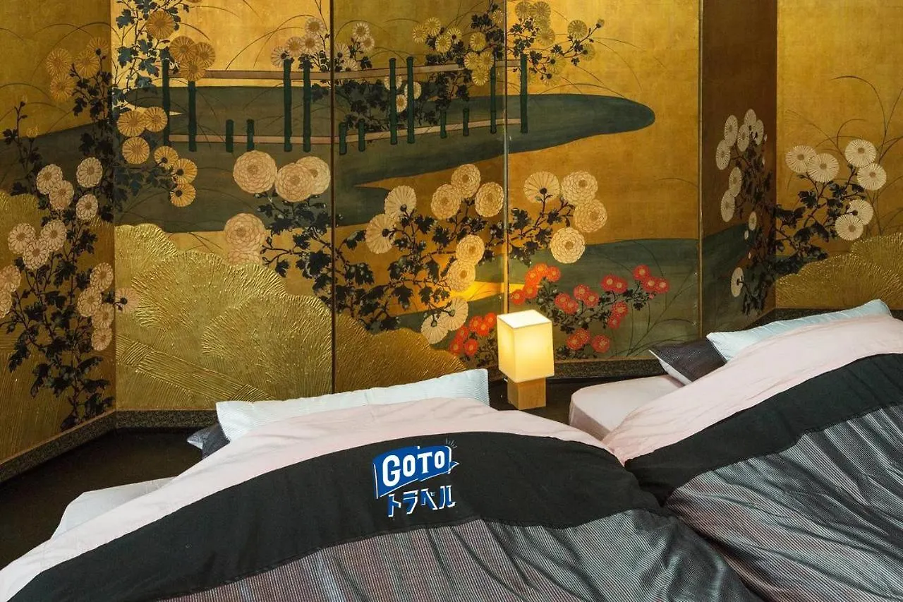 Villa 京都二条城近く京町屋120年の歴史に泊まる