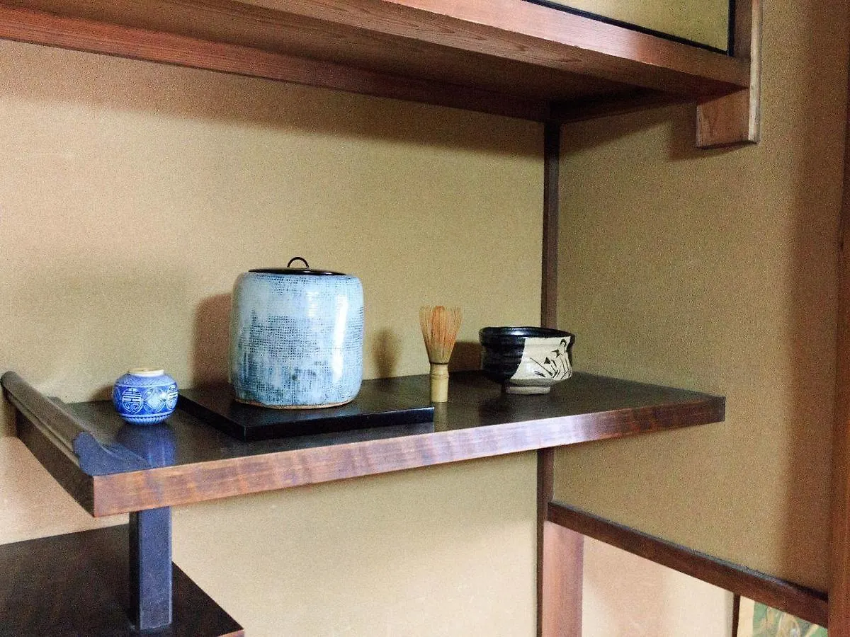 京都二条城近く京町屋120年の歴史に泊まる