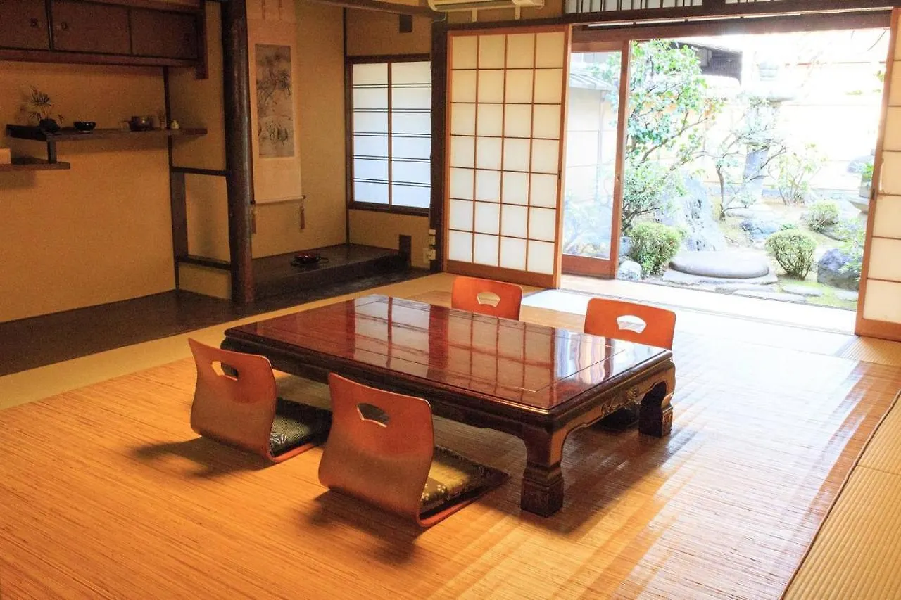 Villa 京都二条城近く京町屋120年の歴史に泊まる Japan